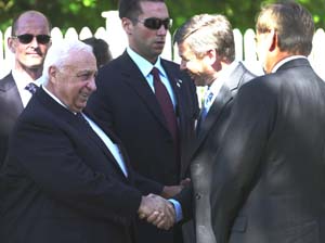 Ariel Sharon and Norwegian Prime Minister Kjell Magne Bondevik in Molde earlier this month.